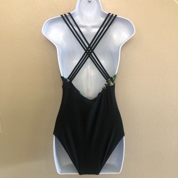 CUPSHE Women’s Tropical Deep V-Neckline Strappy Back Rushing One Piece Swimsuit - Picture 2 of 10